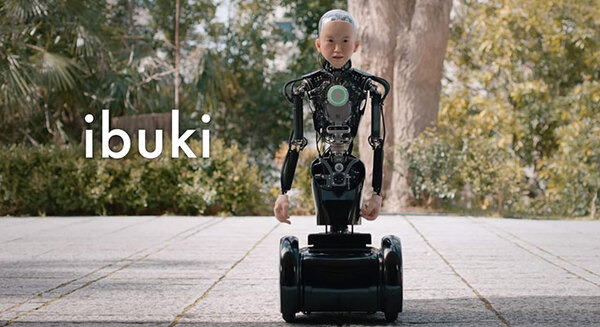 車輪で移動する子どもアンドロイド「ibuki」で挑む3つの人間性　移動の感情表出/GANによる動作の自動生成/手つなぎ移動の効果