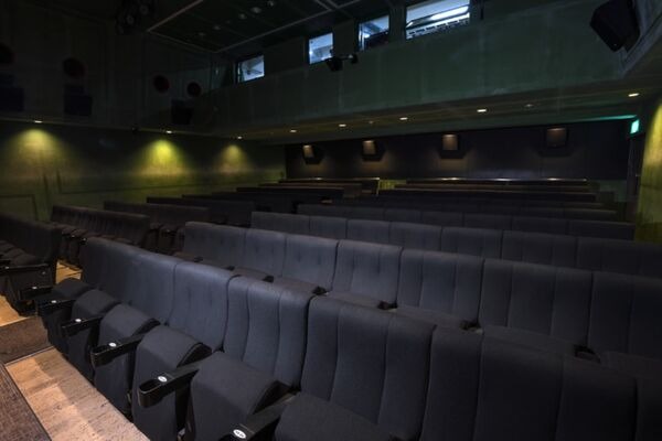 講談社×ソフトバンク5G「Mixalive TOKYO」全フロアを5G化したライブ＆ハイブリッドシアターに進化　「進撃の巨人」コラボ企画も発表