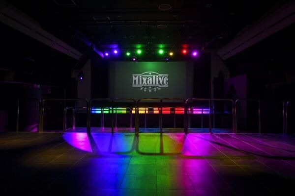 講談社×ソフトバンク5G「Mixalive TOKYO」全フロアを5G化したライブ＆ハイブリッドシアターに進化　「進撃の巨人」コラボ企画も発表