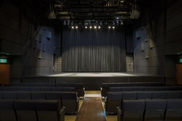 講談社×ソフトバンク5G「Mixalive TOKYO」全フロアを5G化したライブ＆ハイブリッドシアターに進化　「進撃の巨人」コラボ企画も発表