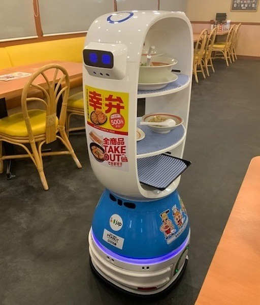 【ラーメン業界日本初】幸楽苑が非接触型の配膳ロボット「K-1号」の実証実験を開始　コロナ対策や人手不足解消で自動化を加速