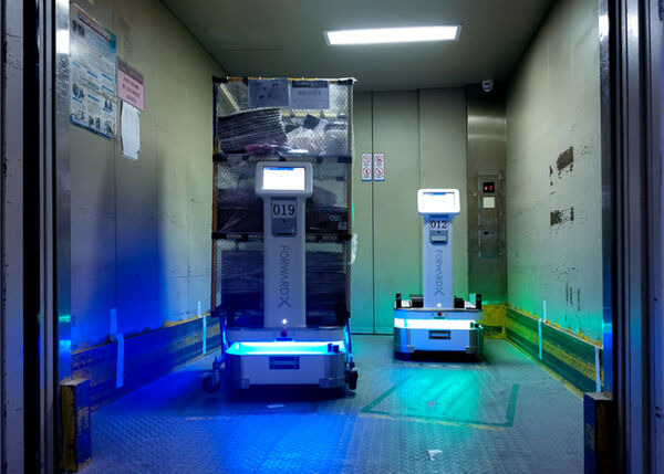 【動画】フジテックスが製造業向け自律搬送ロボットの提供開始　エレベーターに乗り降りしてフロア間の自律移動に対応