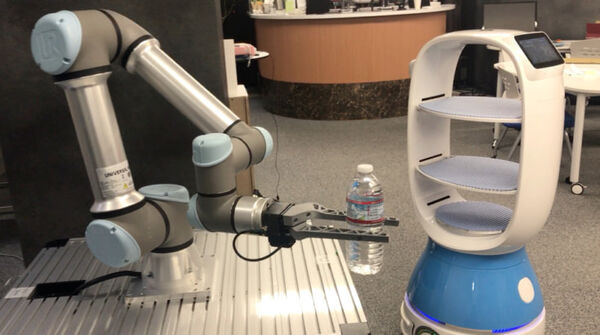 協働ロボットアームと異種の自動走行ロボットが連携　NEDOの館内配送サービス技術開発事業にQBITが採択