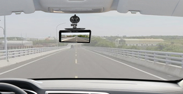 雨や霧でも視界スッキリのフルHD 自動車用暗視モニター「Lanmodo NVS Vast Pro」予約販売開始　ドラレコ機能も