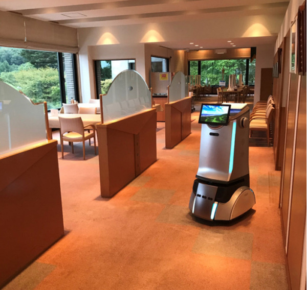 札幌テイネゴルフ倶楽部が配膳AIロボット「サービスショット」を導入 準備期間と工事がいらない点を評価