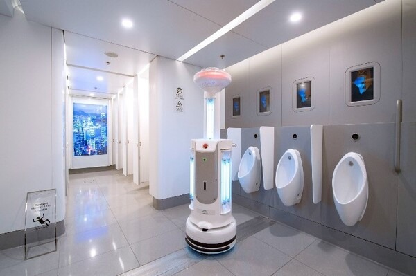 香港国際空港や中国100カ所の病院などで稼働中の自動除菌ロボット「ISR」日本でも展開　UV-C紫外線照射と消毒剤噴霧のハイブリッド