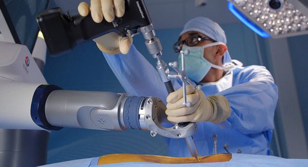 【手術支援ロボット】脊椎手術用ロボットアームとナビゲーションプラットフォーム「Excelsius GPS」日本市場へ導入