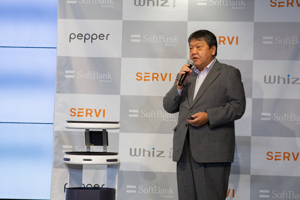 ソフトバンクロボティクスが配膳ロボット「Servi」(サービィ)を公開　デニーズ、とんでん、焼肉きんぐ、コスモポリタン等が導入