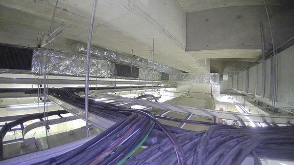 京急百貨店で世界最小クラスのドローンを活用して天井裏点検を実証実験　有用性を実証　京急アクセラレータープログラム