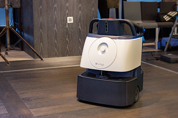 ソフトバンクロボティクスのロボット戦略　ニューノーマル時代に向けて配膳/運搬ロボット「Servi」発表、清掃・人型ロボットの現状を聞く