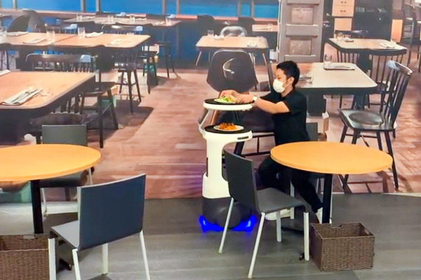 ソフトバンクロボティクスのロボット戦略　ニューノーマル時代に向けて配膳/運搬ロボット「Servi」発表、清掃・人型ロボットの現状を聞く