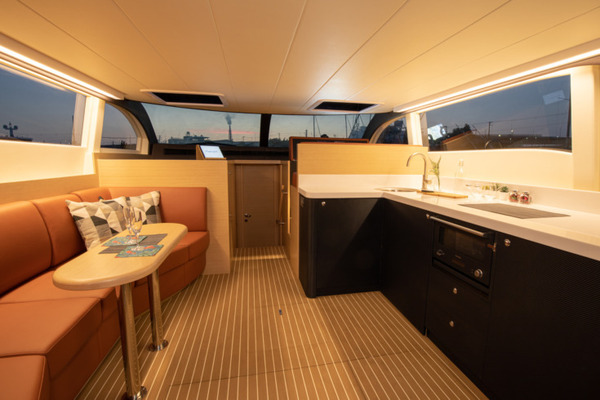 AIが安全な航行をサポート 進化するAIクルーザーをMarine Xが発表　船体のデザインはロボホンの高橋智隆氏が担当