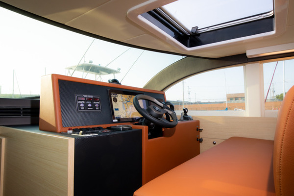 AIが安全な航行をサポート 進化するAIクルーザーをMarine Xが発表　船体のデザインはロボホンの高橋智隆氏が担当