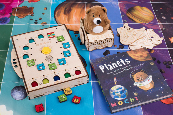 プログラミングと英語を3歳から遊んで学ぶ　画面なしのコーディングSTEAM教育キット『MOCHI』