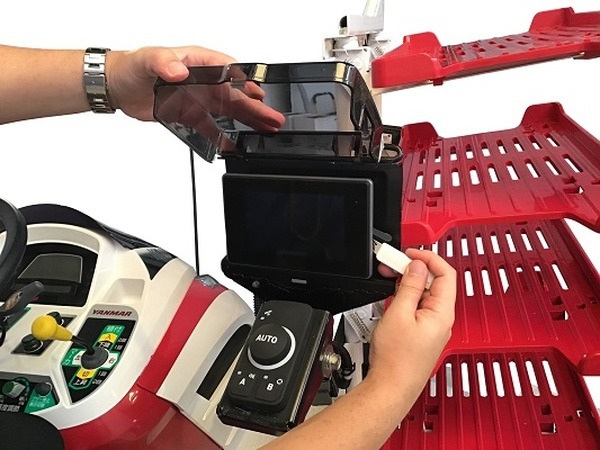 ヤンマー　GNSS位置即位対応、肥料を効率的に自動散布「直進アシスト田植機」新型を来春発売　直進と旋回の自動運転技術搭載