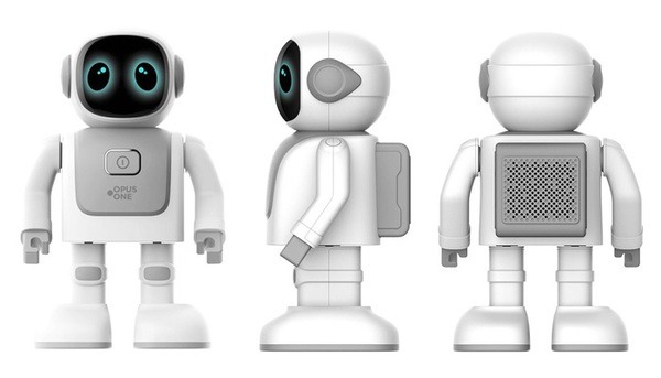 音楽を自動分析してシンクロダンスを披露「踊るロボットスピーカー シンゴ」国内正式販売開始