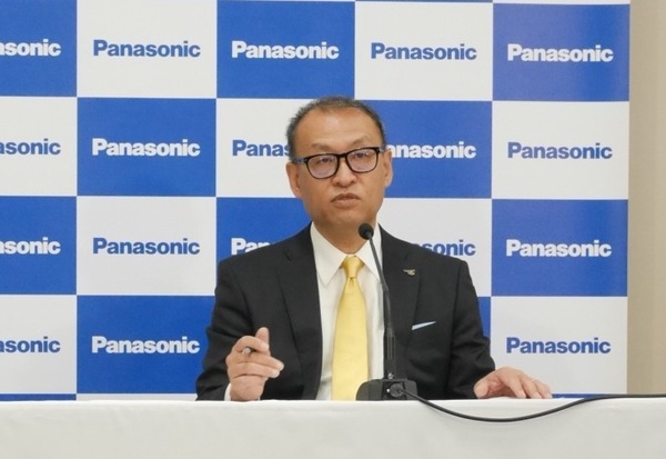 パナソニック、追従ロボティックモビリティ「PiiMo」を販売開始　空港や駅、商業施設を対象に