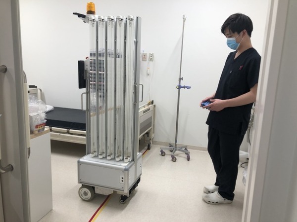 スマートロボティクスの遠隔操作ロボット「テレワークロボット」を殺菌/噴霧/配膳/運搬に応用　ドコモが5Gパートナー提供開始