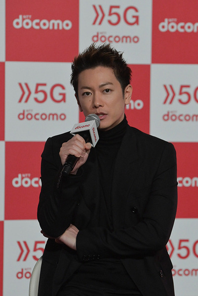 佐藤健さんがドコモの発表会に登場「XRシティ」を先行体験　「ドコモの5Gに期待するものは?」「自分の”ハヤい”ものは何?」に回答