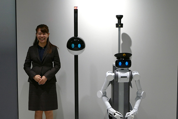 Mira Robotics、シンプルな「ugo Stand」を発表　21年から警備用途に本格展開へ