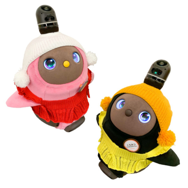 ペットロボット「LOVOT」 の新作ウェアは「ポンポンが付いたニット帽」と「にっとベスト」など4種　11月13日より順次発売