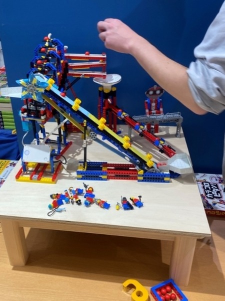 レゴを組み立てて動力学の基本が学べる『メカメカツクール レゴブロックで作る実験マシーン』発売　東大院生とのコラボ企画も