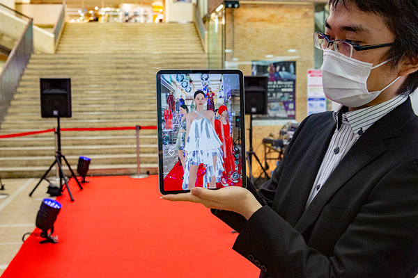 小田急とドコモがXR技術で仕掛ける「XRシティ 新宿」スタート　ARファッションショー＆美術館、XRアトラクション体験レポート