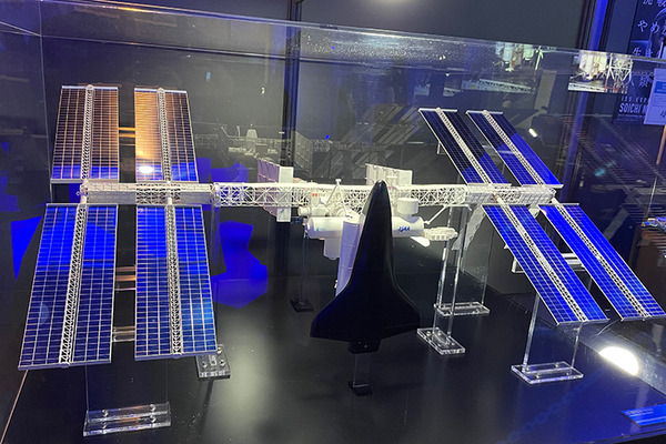 【速報】国際宇宙ステーションISSの遠隔操作ロボット「スペースアバター」を通して見えた地球の姿　地球は青く光かがやいていた！