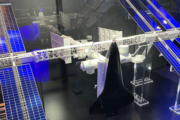 【速報】国際宇宙ステーションISSの遠隔操作ロボット「スペースアバター」を通して見えた地球の姿　地球は青く光かがやいていた！