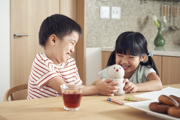 未来のファミリーロボット「BOCCO emo」支援者数は300人を越え、総額1000万円(1000%)を突破