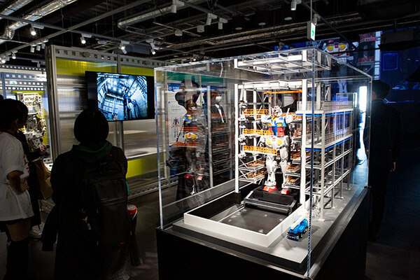 【速報】「動く実物大ガンダム」パイロット視点の景色が見たい　ソフトバンク5GのVRドームでコクピットをリアル体験 ガンダムファクトリー横浜