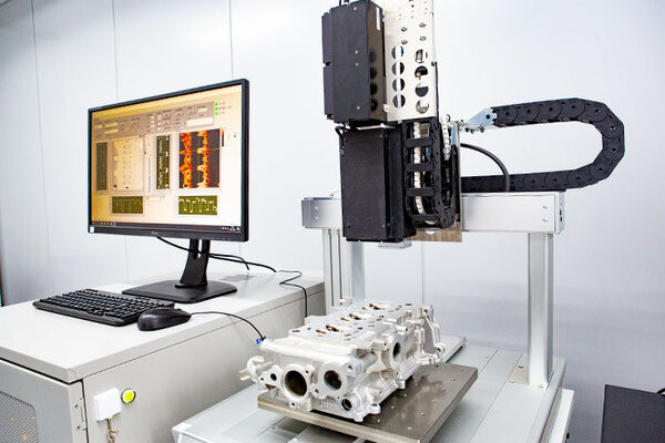ノーベル賞を受賞した「光コム」技術を製造現場で実用化　ミクロン精度の計測を実現　XTIA(クティア)が挑む生産工場の自動化革新