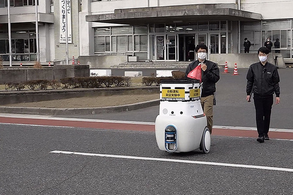 自動運転ロボットが公道で自律配送、市民が体験　遠隔操作やルート最適化も　岡山県玉野市/三菱商事/三菱地所/東京海上日動ら