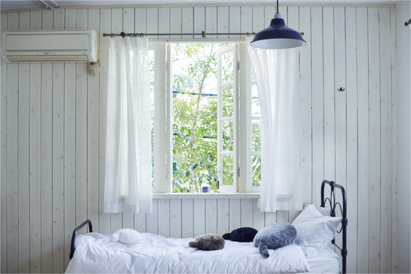 しっぽのついたクッション型の癒しロボット「Petit Qoobo」(プチ・クーボ) 12/19に一般発売！価格は9,000円