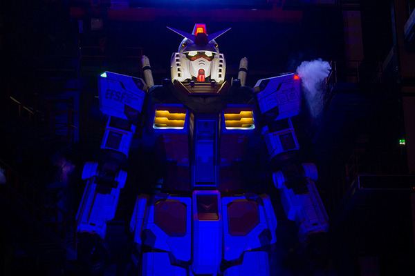 【速報】動く実物大ガンダム「オープニングセレモニー」で緊急事態!? 制御不能でひざまずく! LUNA SEAが熱唱「ガンダムファクトリー横浜」