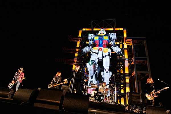 【速報】動く実物大ガンダム「オープニングセレモニー」で緊急事態!? 制御不能でひざまずく! LUNA SEAが熱唱「ガンダムファクトリー横浜」