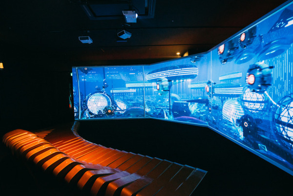 横浜ワールドポーターズに「宇宙xアクアリウム」異次元水族館！アクアリウム宇宙旅行「UNDER WATER SPACE」期間限定オープン