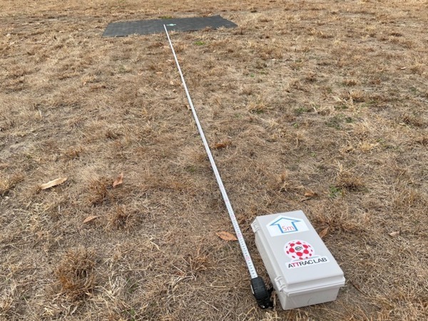 ドローンをピンポイントで自動着陸させる「ATランディングシステム」 GNSSとコンパスを活用した基地局を置くだけ　アトラックラボ