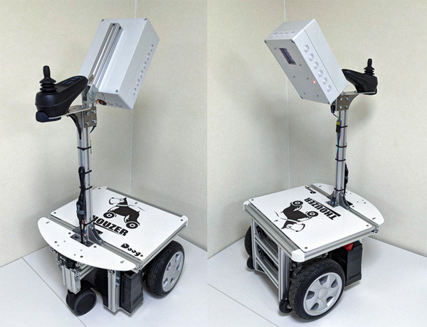 人がいてもUV除菌できる自動巡回ロボットをDoogが発表　ウシオ電機「Care222」を搭載　コロナウイルスの不活性化に期待