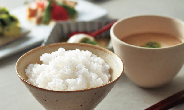 見守り機能付き＆Amazon Dash対応 IoTジャー炊飯器「JPA-X100」お米が少なくなるとAmazonに再注文もしてくれる