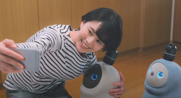 GROOVE XがNTTドコモとの資本業務提携を発表　家族型ロボット「LOVOT」ヘルスケア/メディカルケア分野での事業開拓など視野