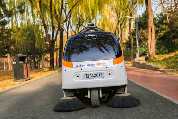 レベル4の自動運転技術を搭載した屋外用掃除ロボット「viggo(ヴィーゴ)」道路などの掃除/吸塵/ゴミ収集/水巻きに対応