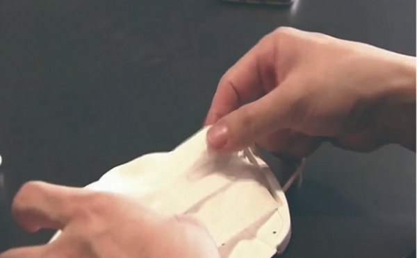 スマートマスク「C-FACE」マットブラック版がMakuakeで先行予約開始　声からストレスを測定し休息を促す新機能