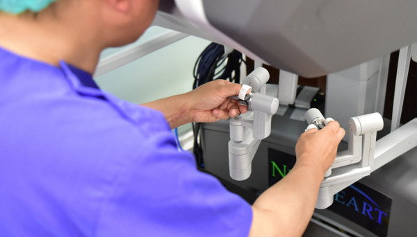 手術支援ロボット「ダビンチ」によるキーホール手術を解説する無料ウェブセミナーを開催　ニューハート・ワタナベ国際病院長が登壇