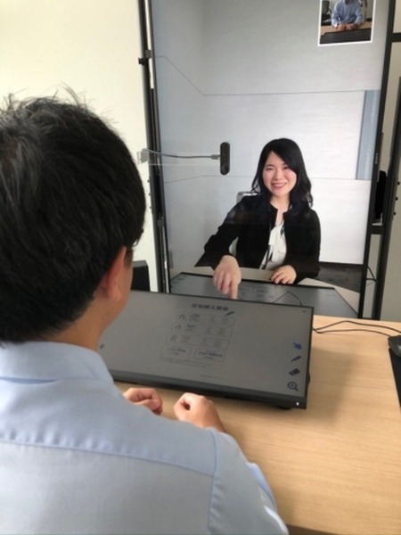 ソニー「テレプレゼンスシステム」で住宅ローンや資産運用の対面相談を実現　ソニーストア大阪で体験用展示