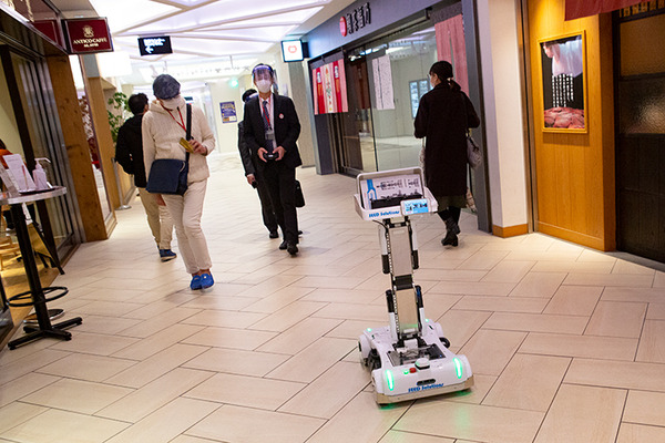 自律移動/清掃/消毒/配膳/警備/遠隔案内など14種類のロボットが集結！「あいちロボットショーケース」レポート(1)