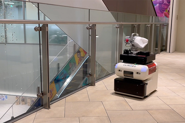 自律移動/清掃/消毒/配膳/警備/遠隔案内など14種類のロボットが集結！「あいちロボットショーケース」レポート(1)