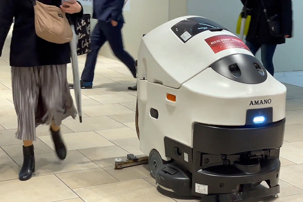 自律移動/清掃/消毒/配膳/警備/遠隔案内など14種類のロボットが集結！「あいちロボットショーケース」レポート(1)