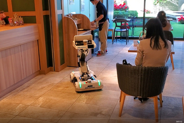 自律移動/清掃/消毒/配膳/警備/遠隔案内など14種類のロボットが集結！「あいちロボットショーケース」レポート(1)