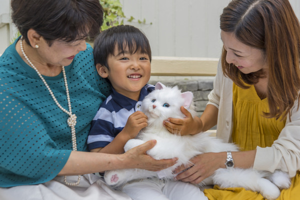 注目の「ふわふわ癒し系ロボット」５選を紹介！柔らかい触り心地、思わずニコッとしてしまう声や仕草の家庭用ロボット達